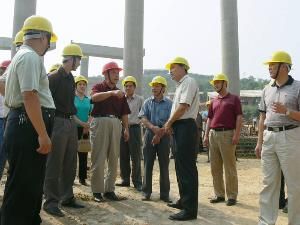 自治区总工会杨副主席等向导到南百11标检查指导事情 - 企业要闻 - 888集团电子游戏