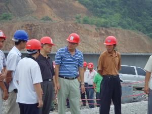 总公司照料唐柏石二赴三江中山大桥指导事情 - 企业要闻 - 888集团电子游戏