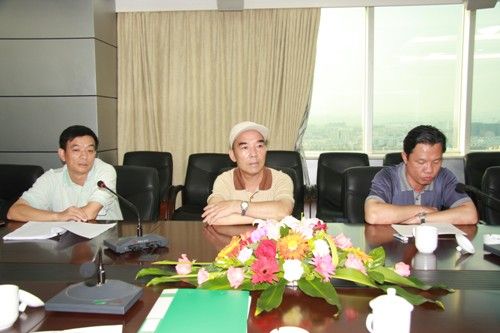 自治区交通厅黄华宽厅长廖小波副厅长李小林总工程师到我公司望州路北二里23号小区拆迁现场调研办公 - 企业要闻 - 888集团电子游戏