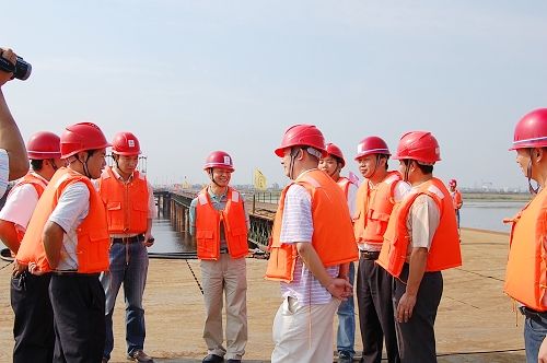 中国工程院院士郑皆连、广西新生长交通集团董事长王劼耘视察曹娥江袍江大桥项目 - 企业要闻 - 888集团电子游戏