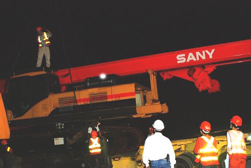 厄瓜多尔巴巴奥约河大桥第一批装备物资抵厄 - 企业要闻 - 888集团电子游戏