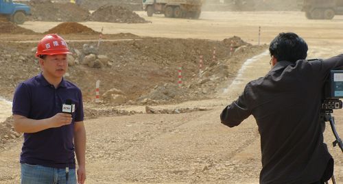 中央电视台将镜头聚焦隆百12、13标施工现场 - 企业要闻 - 888集团电子游戏