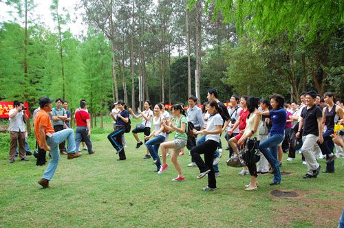 弘扬五四精神，，，，，点燃青春激情 - 企业要闻 - 888集团电子游戏