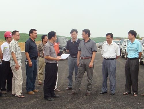 广西交通厅副厅长梁毅莅临隆百13标检查指导事情 - 企业要闻 - 888集团电子游戏