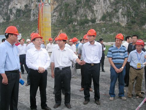 自治区党委书记郭声琨在六河10标视察时说：“你们很棒，，干得很是好” - 企业要闻 - 888集团电子游戏