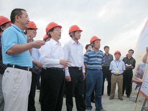 自治区党委书记郭声琨在六河10标视察时说：“你们很棒，，干得很是好” - 企业要闻 - 888集团电子游戏