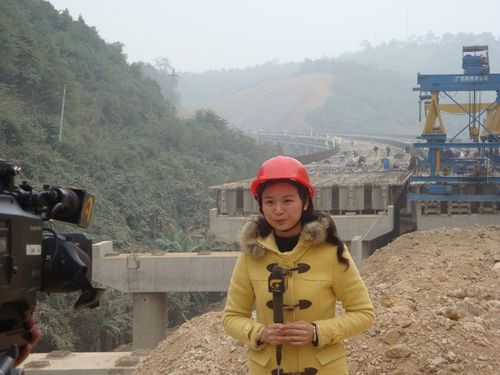 新华社、广西电视台两家媒体到隆百13标举行采访 - 企业要闻 - 888集团电子游戏