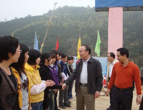 虎年鼓虎劲，，新年建新功——各级向导新年慰问我公司项目一线员工 - 企业要闻 - 888集团电子游戏