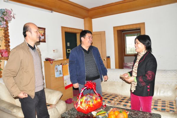 2010年春节送温暖活动效果显著 - 企业要闻 - 888集团电子游戏