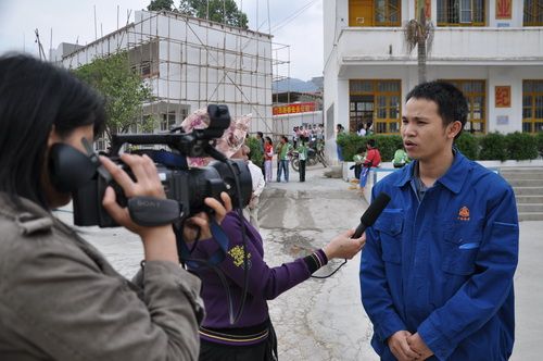 心系老区  爱心相送——广西888集团电子游戏长长公司走进那拔小学捐送爱心水、爱心菜 - 企业要闻 - 888集团电子游戏