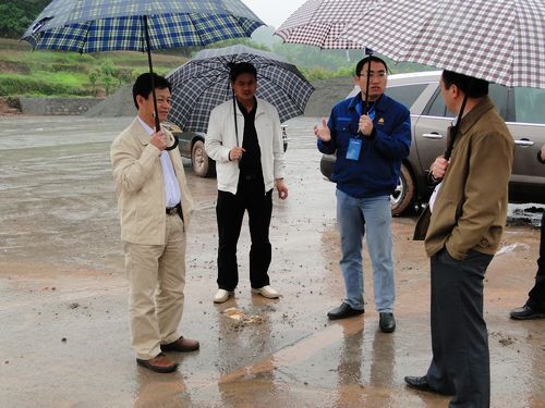 集团公司董事长王劼耘莅临泸渝项目指导事情 - 企业要闻 - 888集团电子游戏