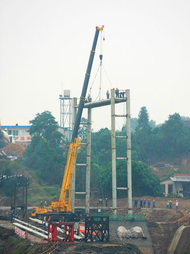 波司登大桥（合江长江一桥）乐成架设第一道横撑 - 企业要闻 - 888集团电子游戏