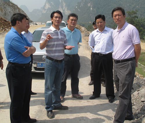 河池市市委常委、副市长邹平波到宜河6标工地现场开展协调事情 - 企业要闻 - 888集团电子游戏