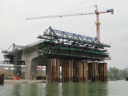 百色市竹洲大桥顺遂完成5#、6#主墩8#块浇筑施工 - 企业要闻 - 888集团电子游戏