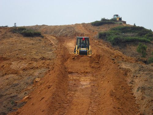 防东2标集中全力破解清表和拆迁难题 - 企业要闻 - 888集团电子游戏