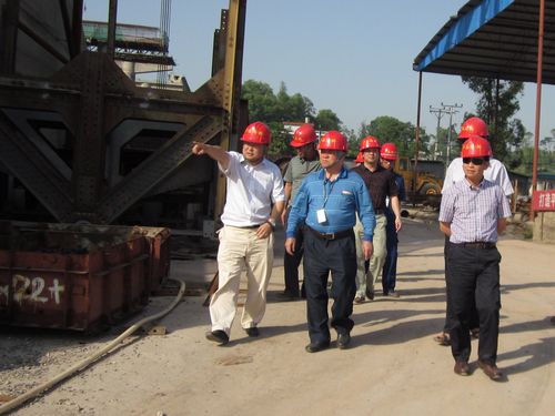 郑皆连院士一行莅临泸渝2标波司登大桥指导事情 - 企业要闻 - 888集团电子游戏