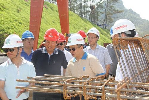 交通投资集团总司理刘可深入靖那1标施工现场视察指导事情 - 企业要闻 - 888集团电子游戏