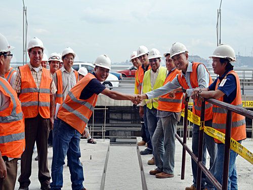 巴巴奥约河大桥箱梁装置施工圆满完成 - 企业要闻 - 888集团电子游戏