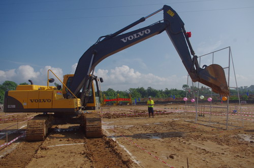 “掘战达人”2011沃尔沃杯首届天下挖掘机操作手大赛在广西888集团电子游戏机械维修租赁公司火热开战 - 企业要闻 - 888集团电子游戏