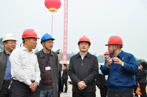 泸州市市长刘强莅临泸渝2标视察事情 - 企业要闻 - 888集团电子游戏