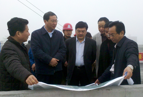 赣州市市长冷新生到新世纪大桥视察事情 - 企业要闻 - 888集团电子游戏