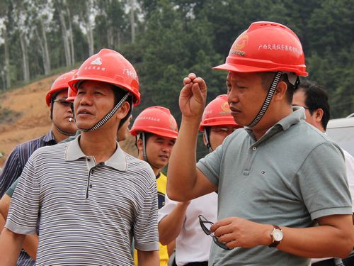 集团公司朱坚和董事长、李定伦总司理一行赴来马路项目调研指导事情 - 企业要闻 - 888集团电子游戏