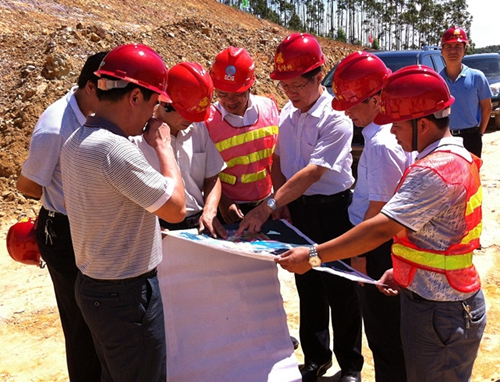 自治区政协副主席彭钊到龙门大桥西引道项目检查指导 - 企业要闻 - 888集团电子游戏