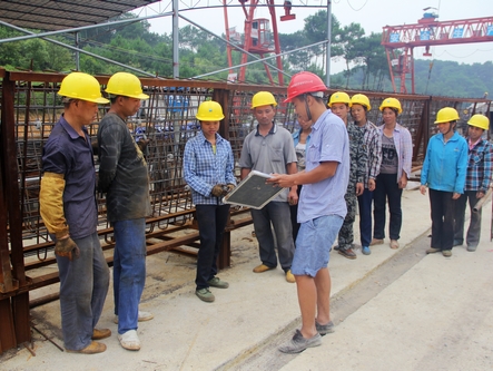 来马路项目获2013年天下修建业企业建设农民工业余学校树模项目部殊荣 - 企业要闻 - 888集团电子游戏