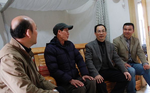 公司向导春节前走访慰问生涯难题老党员及退休职工 - 企业要闻 - 888集团电子游戏