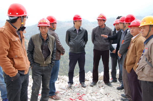 贵州交通运输厅潘海总工程师到贵州毕都16标检查指导事情 - 企业要闻 - 888集团电子游戏