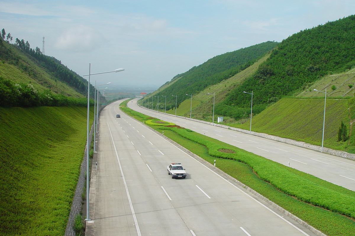 南宁市至吴圩机场高速公路 - 公路工程 - 888集团电子游戏